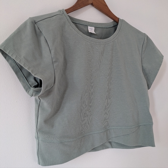 Old Navy Powerchill M Crop Top - Picture 2 of 4